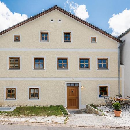 Gehobenes Ambiente In Historischer Wohnung Вальтинг Экстерьер фото