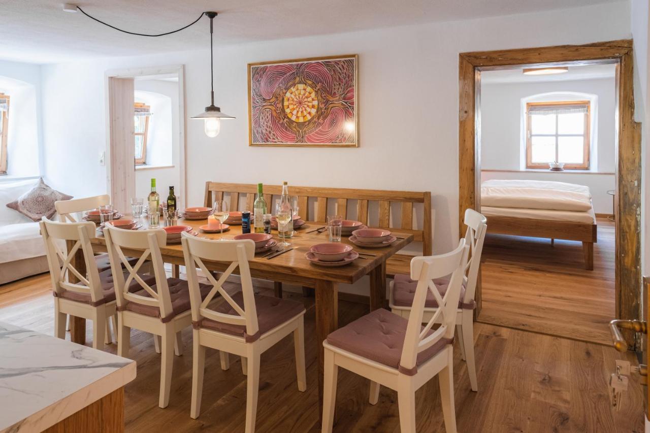Gehobenes Ambiente In Historischer Wohnung Вальтинг Экстерьер фото