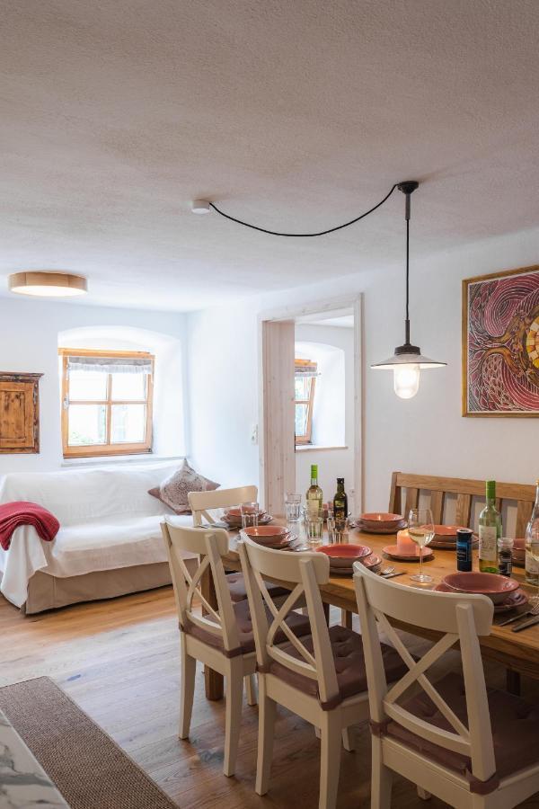 Gehobenes Ambiente In Historischer Wohnung Вальтинг Экстерьер фото