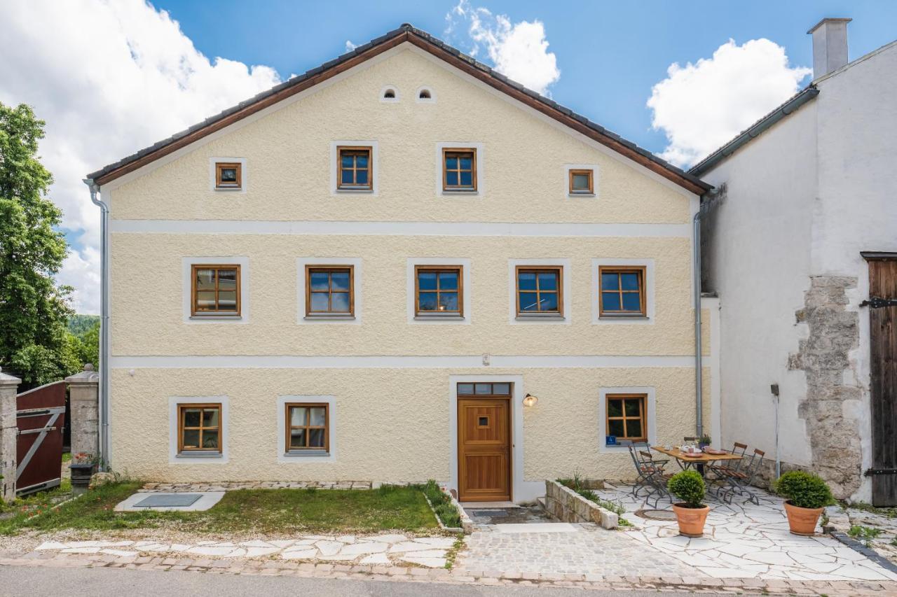 Gehobenes Ambiente In Historischer Wohnung Вальтинг Экстерьер фото