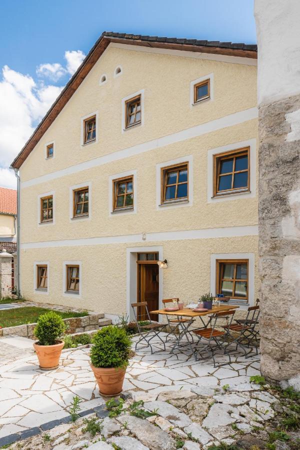 Gehobenes Ambiente In Historischer Wohnung Вальтинг Экстерьер фото